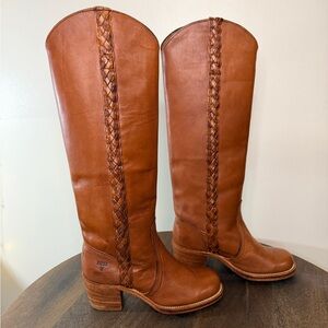 Vintage Frye Braided Sabrina Campus Boots